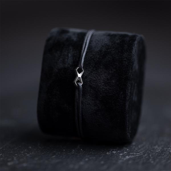 1,5 mm schwarzes Nylonarmband mit schwarzem Infinity-Zeichen - Infinity Black